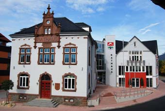 Altes Haus mit schmuckem Anbau: Das Rathaus der Gemeinde Ohlsbach.