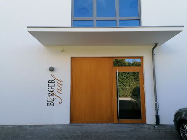 Eingang Bürgerhaus Zeitlarn