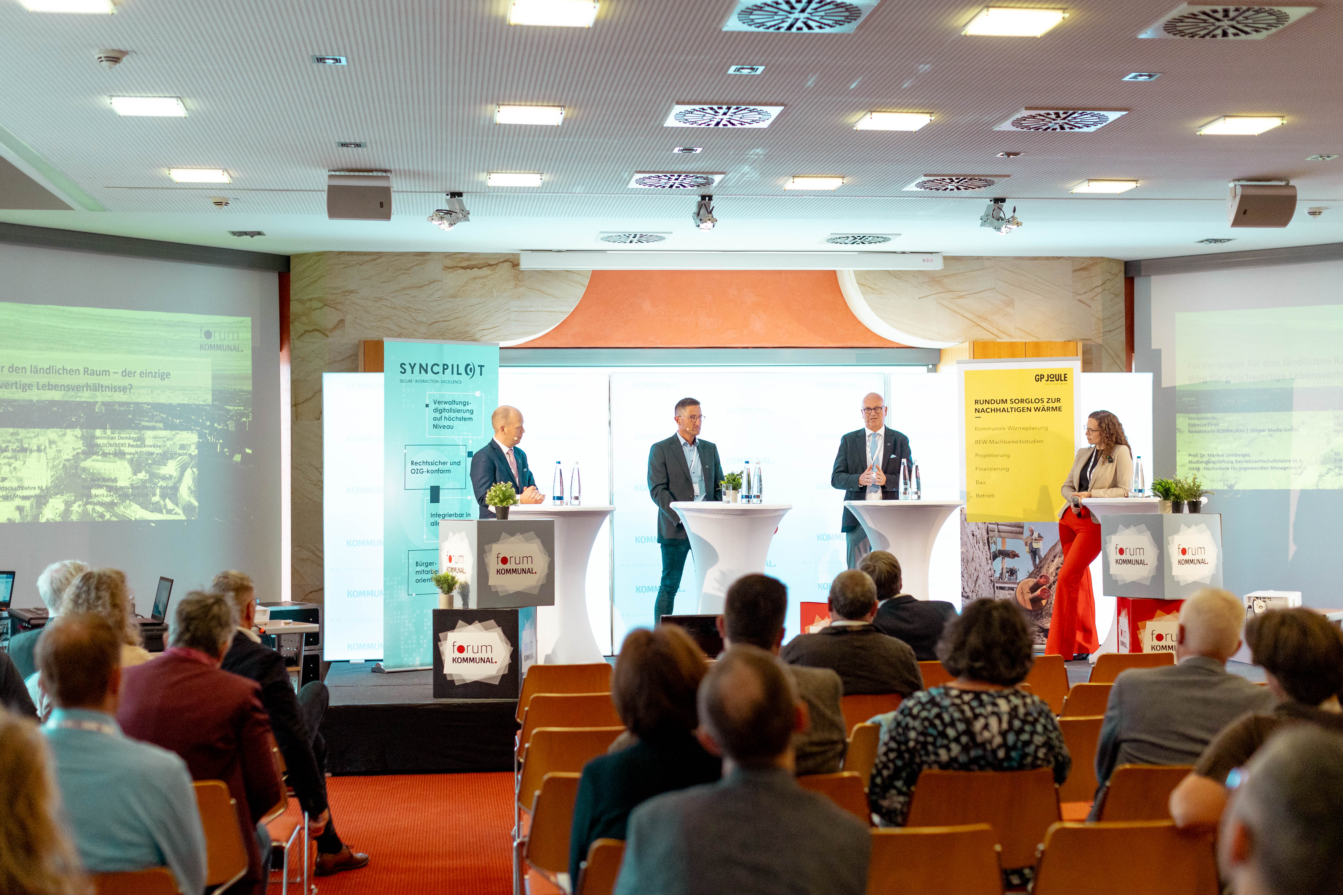 Podiumsdiskussion auf dem Forum KOMMUNAL zum Thema Ländlicher Raum