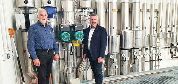 Eberhard Ohm und Bürgermeister Steffen Schneider