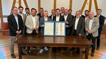 Einig wie selten: 17 Bürgermeister und ein Landrat haben die Resolution unterschrieben.