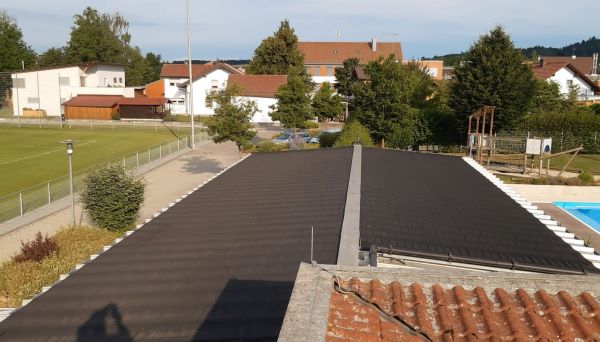 Solarplatten im Freibad Niederwinkling