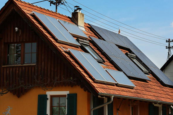 Und sie lohnen sich doch: Photovoltaik-Anlagen