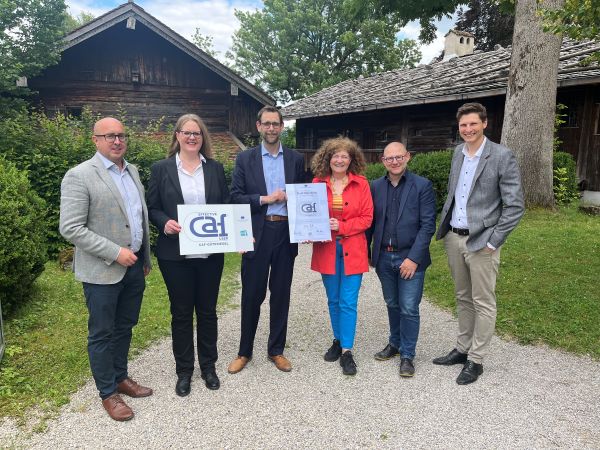 Verleihung des CAF-Guetesiegels