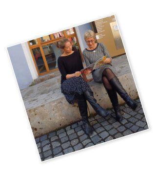 Stadträtin Judith Wintersberger und Dorothea Walchshäusl