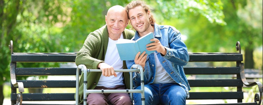 Bücher auf die Bank legen