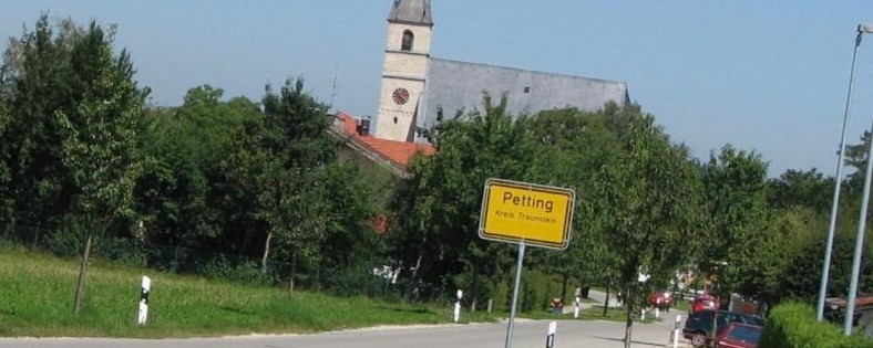 Der Ort Petting hat seit vielen Jahren Erfahrung mit dem Diebstahl von Ortsschildern 