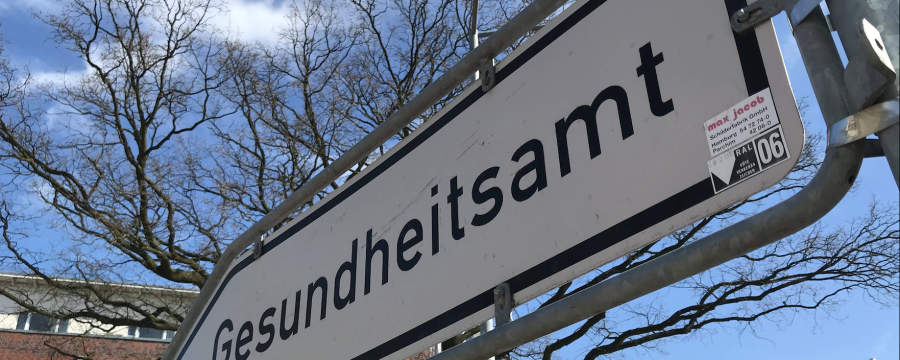 Beim Gesundheitsamt versuchen die Mitarbeiter, so viele Informationen wie möglich zu sammeln
