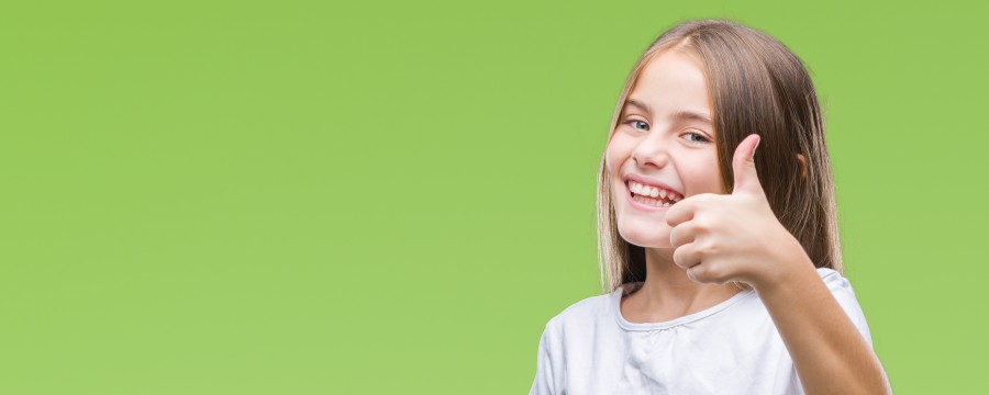 Daumen hoch: Kommunen sind Kinderrechte wichtig