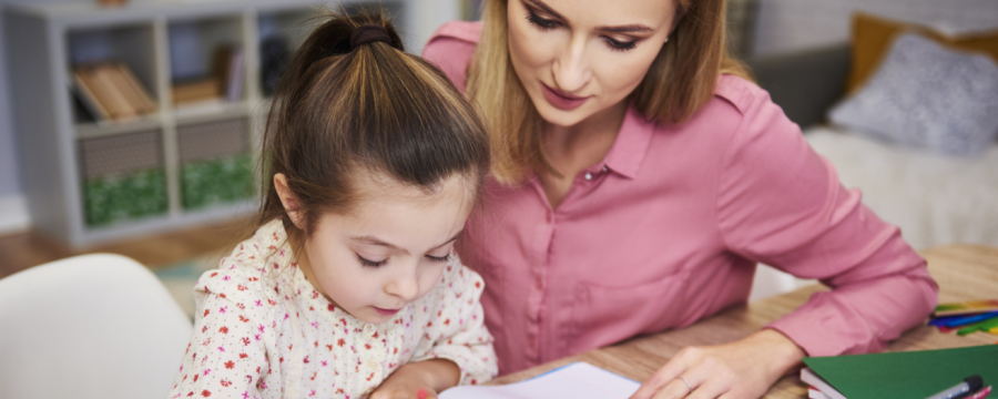 Homeschooling Mutter und Tochter