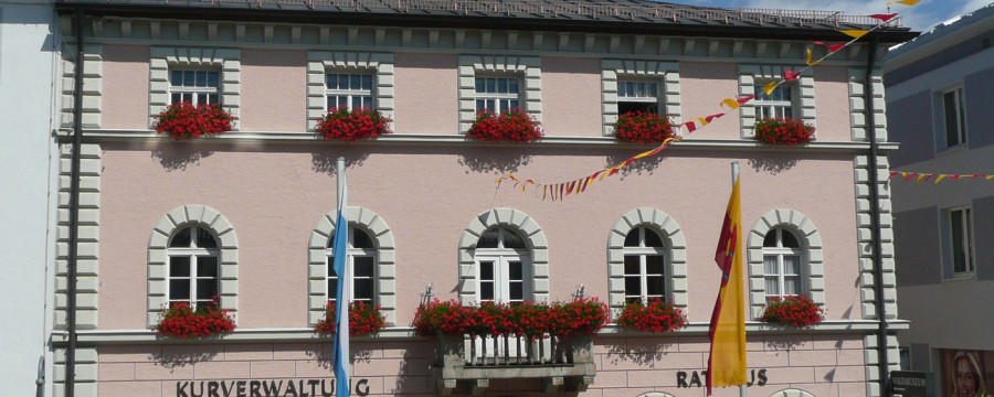 Im kleinen Ort Zwiesel in Niederbayern gibt es Streit, ob der Bürgermeister dienstunfähig ist...wir erläutern die Rechtslage