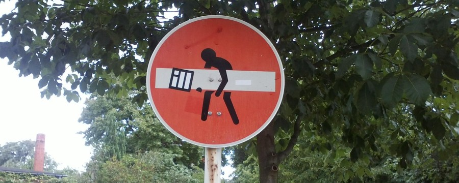 Schild bemalt street art