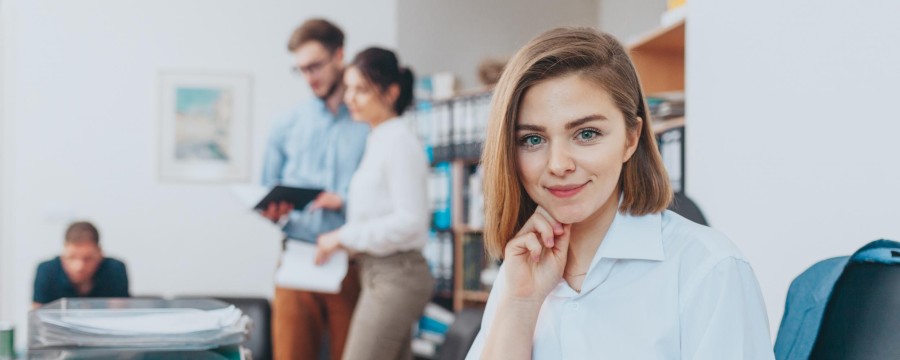 Mitarbeiterin in Verwaltung