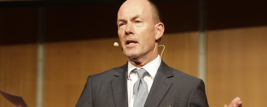 Thomas Kubendorff während einer Rede.