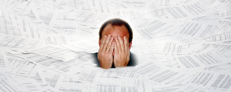 Mann droht in Bürokratie zu versinken