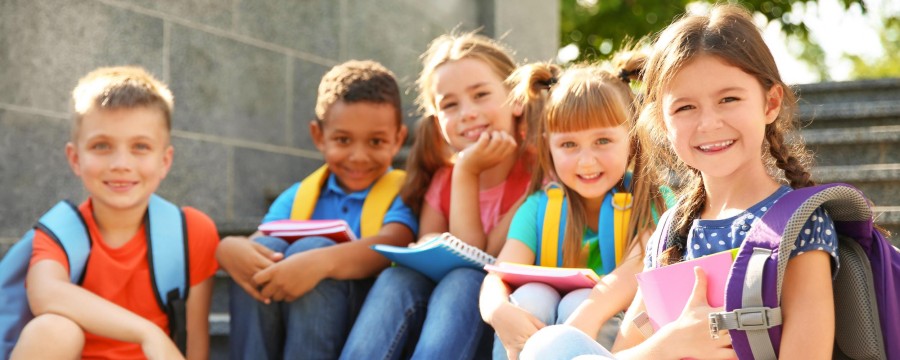 Kinder einer Dorfschule