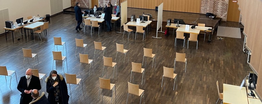 Saal der Anlaufstelle in Nürnberg für Flüchtlinge aus der Ukraine