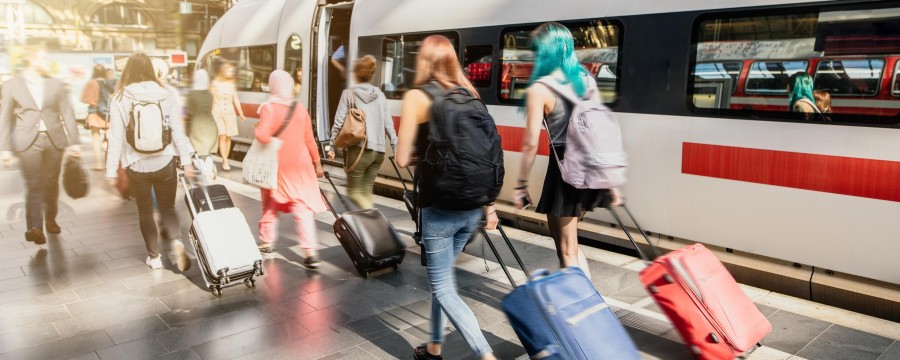 Bahnreisende 9 Euro-Ticket