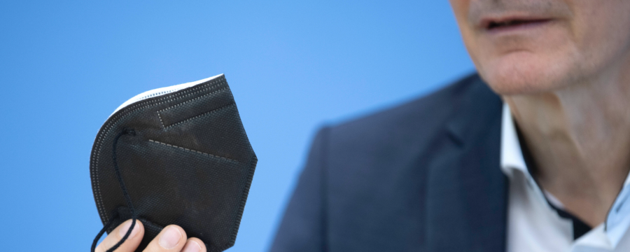 Die Maskenpflicht wird in Deutschland wieder verschärft - und auch andere Corona-Maßnahmen greifen ab Oktober wieder