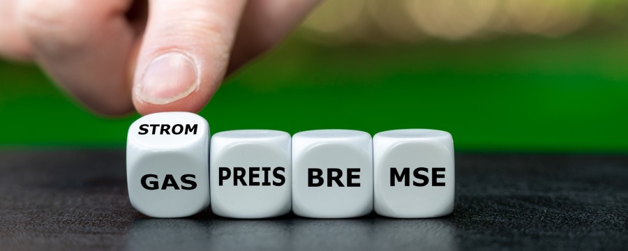 Würfel Gas-Strom- Wärmepreisbremse Symbolbild