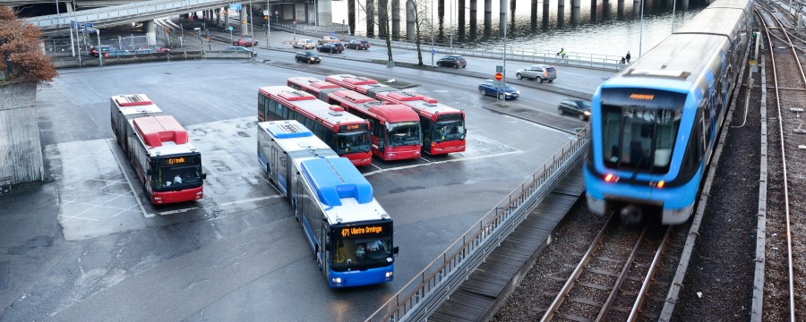 Bahn und Busse
