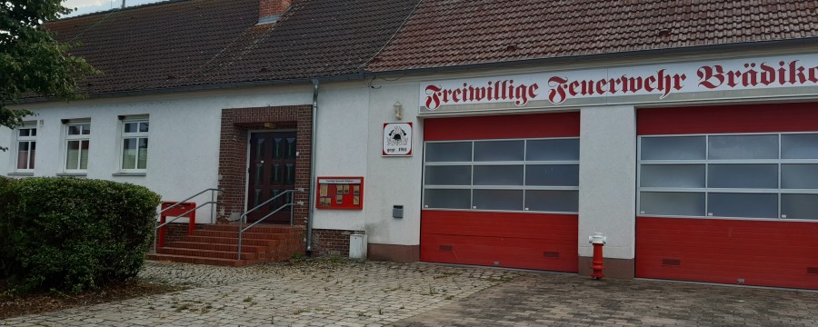 Feuerwehrhaus in Brädikow