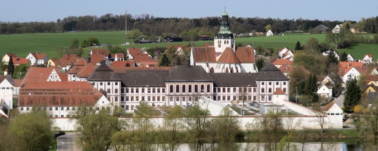 JVA Kaisheim mitten im Ort