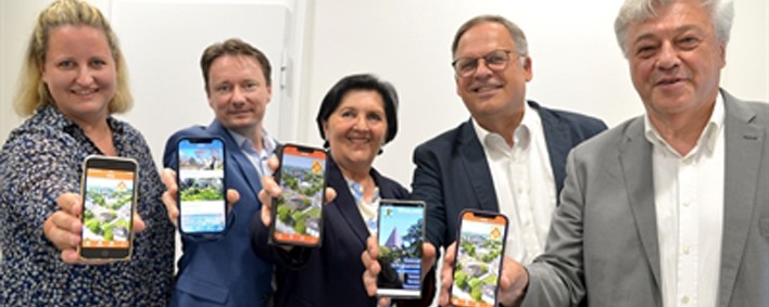 Freude in der Kreisverwaltung Soest: Das Dorf-App-Projekt läuft gut.
