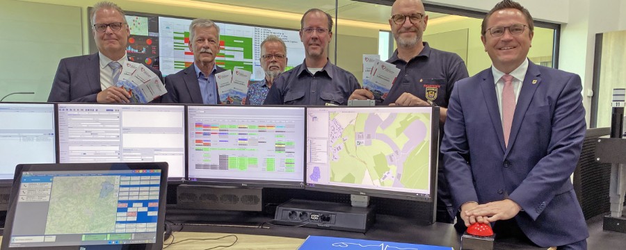 Auf Knopfdruck: Landrat Marco Voge gibt die App frei.