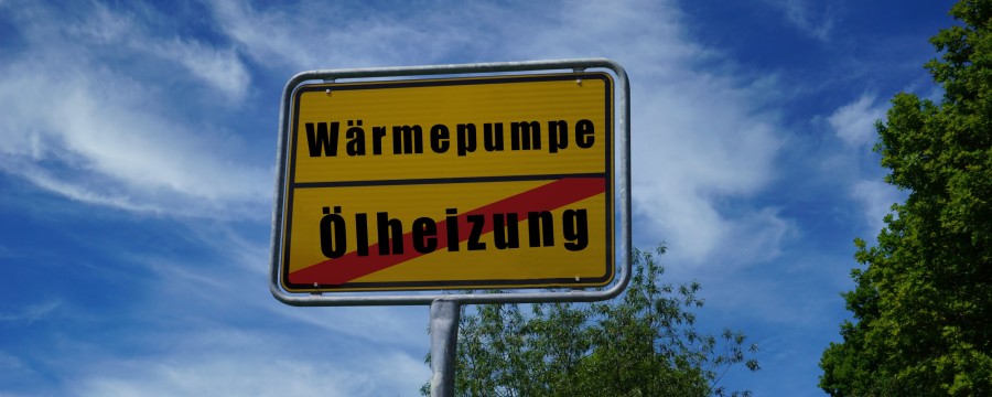 Schild Wärmepumpe statt Ölheizung