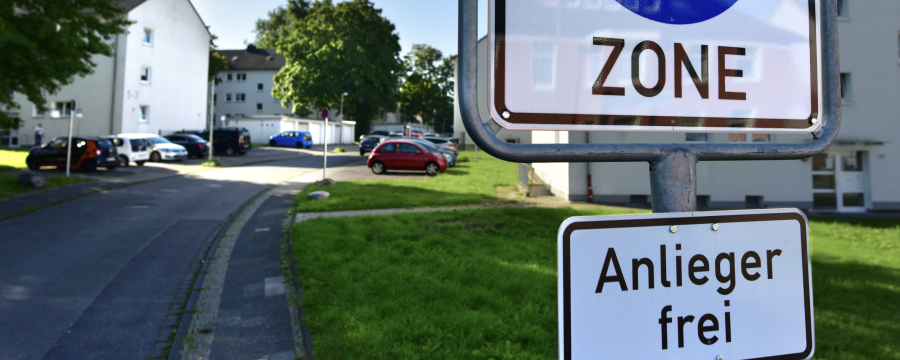 Anlieger frei - für diese Bezeichnung gibt es keine juristitische Definition - aber trotzdem eine rechtsverbindliche Regelung
