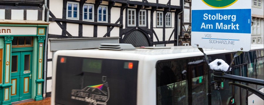 Vor allem Buslinien auf dem Land droht durch das 49-Euro-Ticket das Aus oder die deutliche Ausdünnung - erste Landkreise wollen aus der FInanzierung des Deutschlandtickets aussteigen