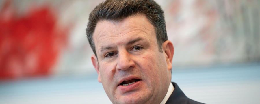 Arbeitsminister Hubertus Heil hat das Bürgergeld eingeführt - und in diesem Jahr nach Beschluss der Bundesregierung die Bargeldauszahlung um 12 Prozent erhöht 