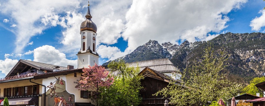 Garmisch-Partenkirchen klagt wegen zu vielen Flüchtlingen, die die Stadt unterbringen soll.
