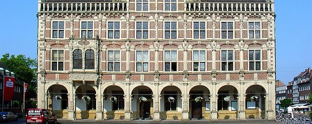 Das historische Rathaus von Bocholt - hier gegen die Morddrohungen fast täglich per Mail ein