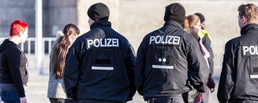 Bei Polizei und Zoll quittieren besonders viele Beamte den Dienst und verzichten freiwillig auf ihren Beamtenstatus, zeigt eine Berechnung des Bundesinnenministeriums