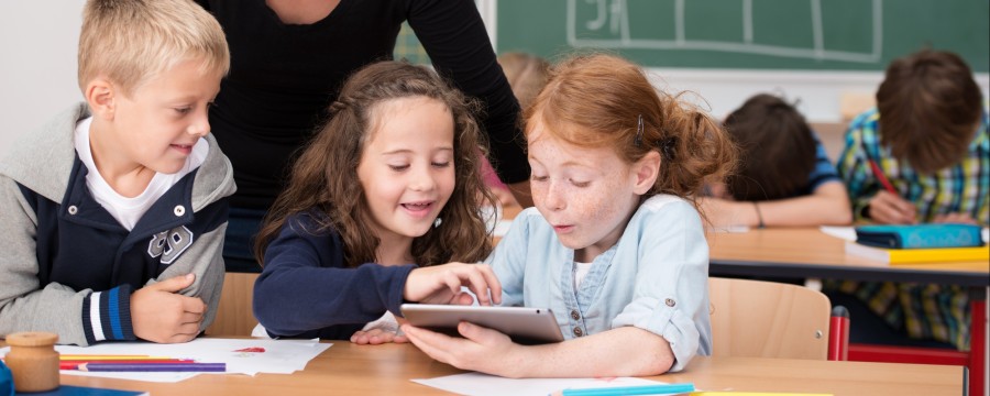 Fördermittel für Schulträger mit K.AI finden