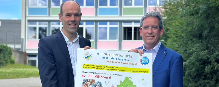 Landrat Volker Boch (links) und Klimaschutzmanager Frank-Michael Uhle