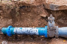 Die Wasserleitungen, nicht die Wasserknappheit sind häufig das Problem bei dieser Hitzewelle