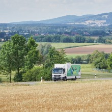 Der mobile Dorfladen auf dem Weg durch den Steinwald