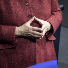 Die Ministerpräsidenten der Länder schalten sich zum Corona-Lockdown Gipfel heute wieder mit der Kanzlerin Merkel zusammen
