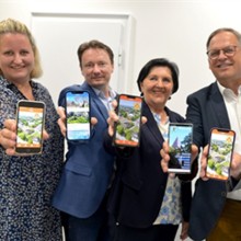 Freude in der Kreisverwaltung Soest: Das Dorf-App-Projekt läuft gut.