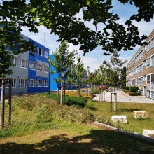 Außenansicht Universitätsschule