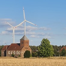 In Mühlenfließ haben die Einwohner mit den großen Windrädern kein Problem.