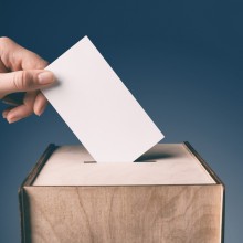 Nicht selten erreichen mich Briefe aus Deutschland erst nach zwei Wochen" - sagt ein Deutscher in Dänemark - und fühlt sich vom Wahlrecht bei der Bundestagswahl ausgeschlossen